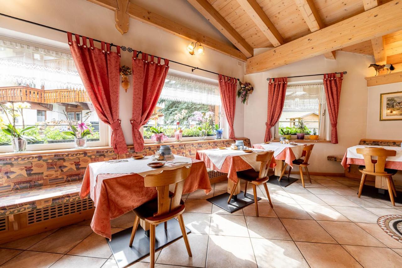 Bed and Breakfast Garni Letizia à Campitello di Fassa Extérieur photo
